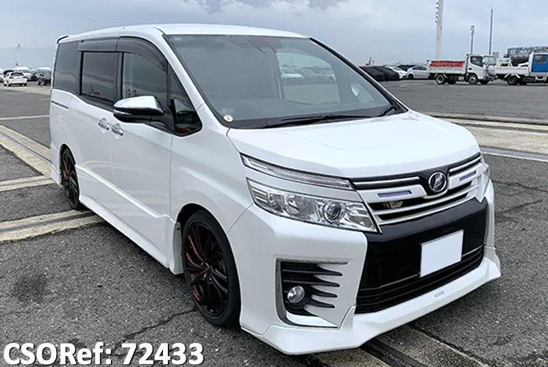 Toyota / Voxy 2016